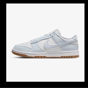 Nike dunk low white/football grey size 9.5 woman’s EUC